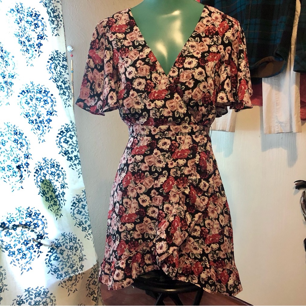Black/floral faux wrap dress by Bb Dakota, size 4